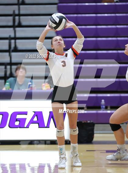 Thumbnail 2 in New Lexington vs Marietta (OHSAA D2 District) photogallery.