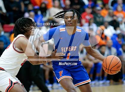 Thumbnail 3 in Glenwood vs. East St. Louis (IHSA Class 3A District Championship) photogallery.