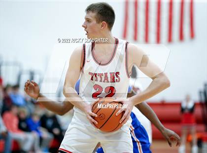 Thumbnail 2 in Glenwood vs. East St. Louis (IHSA Class 3A District Championship) photogallery.