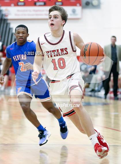 Thumbnail 1 in Glenwood vs. East St. Louis (IHSA Class 3A District Championship) photogallery.