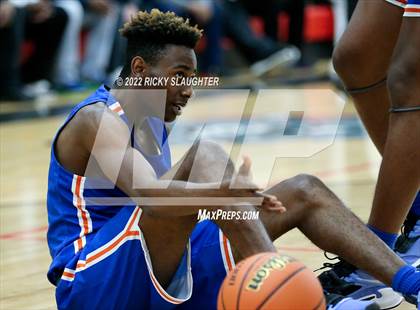 Thumbnail 3 in Glenwood vs. East St. Louis (IHSA Class 3A District Championship) photogallery.