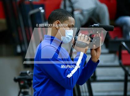 Thumbnail 1 in Glenwood vs. East St. Louis (IHSA Class 3A District Championship) photogallery.