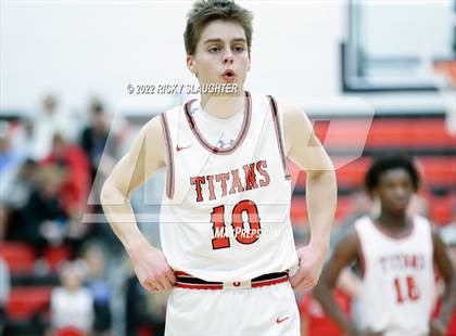 Thumbnail 1 in Glenwood vs. East St. Louis (IHSA Class 3A District Championship) photogallery.