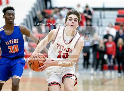 Thumbnail 3 in Glenwood vs. East St. Louis (IHSA Class 3A District Championship) photogallery.