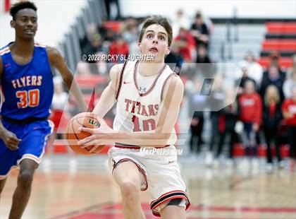 Thumbnail 1 in Glenwood vs. East St. Louis (IHSA Class 3A District Championship) photogallery.