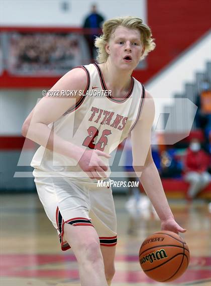Thumbnail 2 in Glenwood vs. East St. Louis (IHSA Class 3A District Championship) photogallery.