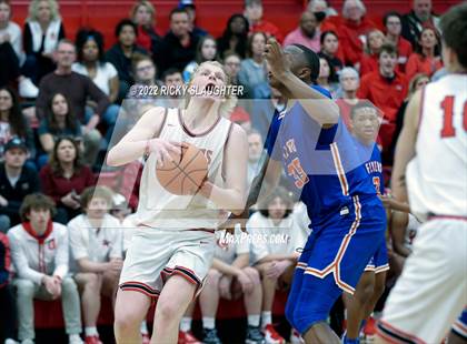 Thumbnail 2 in Glenwood vs. East St. Louis (IHSA Class 3A District Championship) photogallery.