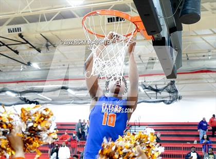 Thumbnail 3 in Glenwood vs. East St. Louis (IHSA Class 3A District Championship) photogallery.
