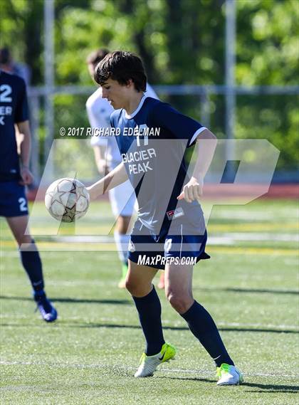 Thumbnail 2 in Glacier Peak vs Skyline (WIAA 4A Quarterfinal) photogallery.