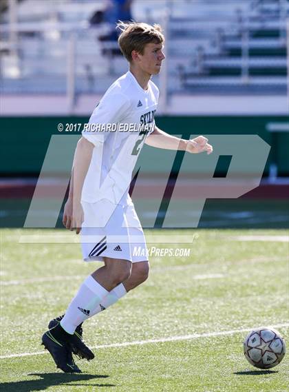 Thumbnail 3 in Glacier Peak vs Skyline (WIAA 4A Quarterfinal) photogallery.