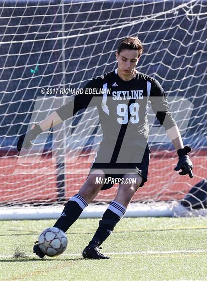 Thumbnail 3 in Glacier Peak vs Skyline (WIAA 4A Quarterfinal) photogallery.