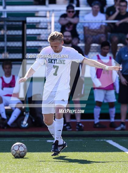 Thumbnail 3 in Glacier Peak vs Skyline (WIAA 4A Quarterfinal) photogallery.