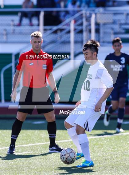 Thumbnail 1 in Glacier Peak vs Skyline (WIAA 4A Quarterfinal) photogallery.