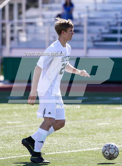 Thumbnail 2 in Glacier Peak vs Skyline (WIAA 4A Quarterfinal) photogallery.