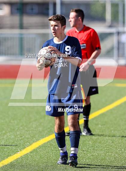Thumbnail 2 in Glacier Peak vs Skyline (WIAA 4A Quarterfinal) photogallery.