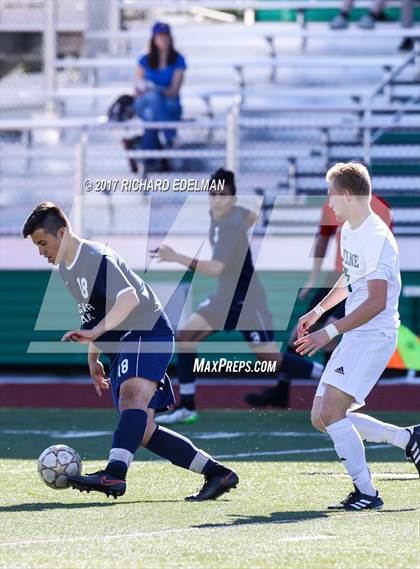 Thumbnail 1 in Glacier Peak vs Skyline (WIAA 4A Quarterfinal) photogallery.