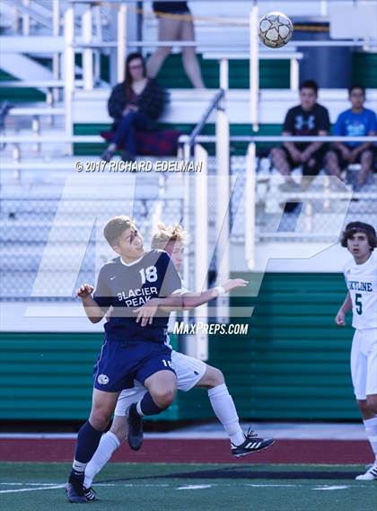 Thumbnail 3 in Glacier Peak vs Skyline (WIAA 4A Quarterfinal) photogallery.