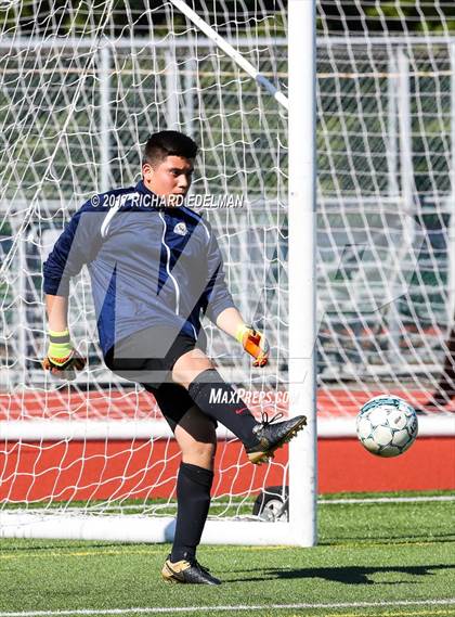 Thumbnail 1 in Glacier Peak vs Skyline (WIAA 4A Quarterfinal) photogallery.