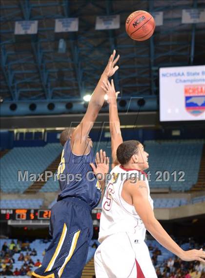 Thumbnail 1 in Rocky Mount vs. Hickory (NCHSAA 3A Final) photogallery.