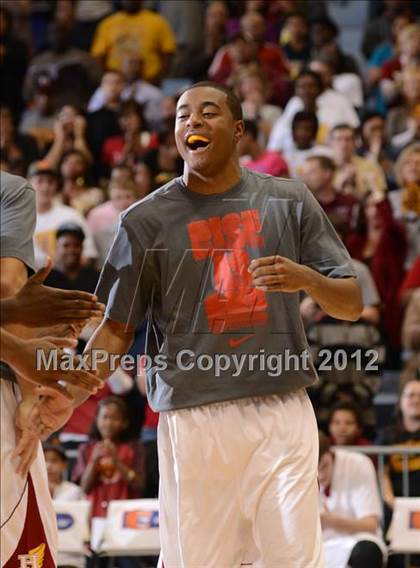 Thumbnail 3 in Rocky Mount vs. Hickory (NCHSAA 3A Final) photogallery.