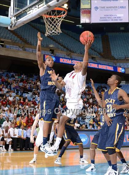 Thumbnail 3 in Rocky Mount vs. Hickory (NCHSAA 3A Final) photogallery.