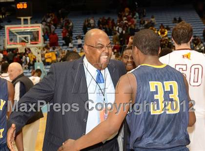 Thumbnail 3 in Rocky Mount vs. Hickory (NCHSAA 3A Final) photogallery.