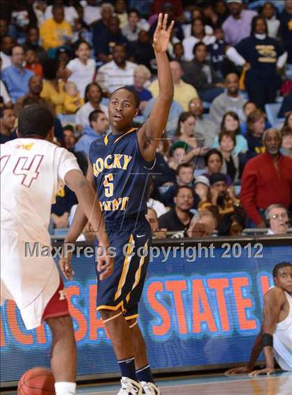 Thumbnail 3 in Rocky Mount vs. Hickory (NCHSAA 3A Final) photogallery.