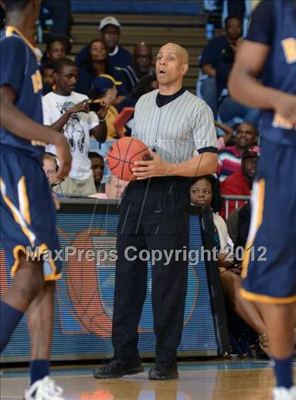 Thumbnail 3 in Rocky Mount vs. Hickory (NCHSAA 3A Final) photogallery.