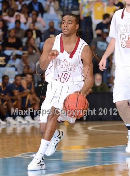 Thumbnail 3 in Rocky Mount vs. Hickory (NCHSAA 3A Final) photogallery.