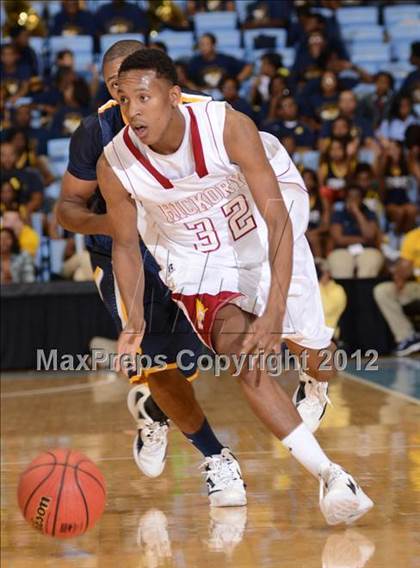Thumbnail 3 in Rocky Mount vs. Hickory (NCHSAA 3A Final) photogallery.