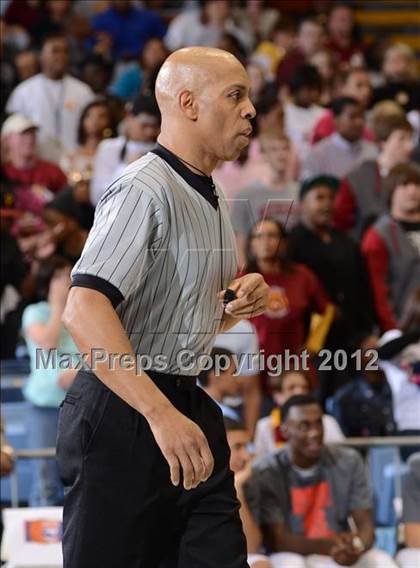 Thumbnail 1 in Rocky Mount vs. Hickory (NCHSAA 3A Final) photogallery.