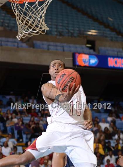 Thumbnail 1 in Rocky Mount vs. Hickory (NCHSAA 3A Final) photogallery.