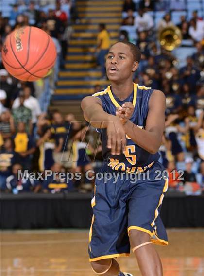 Thumbnail 3 in Rocky Mount vs. Hickory (NCHSAA 3A Final) photogallery.