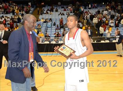 Thumbnail 3 in Rocky Mount vs. Hickory (NCHSAA 3A Final) photogallery.