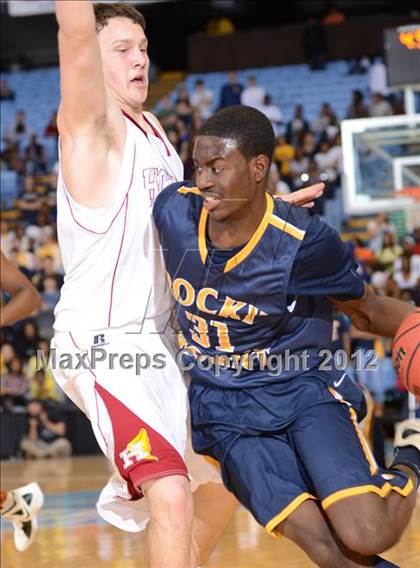 Thumbnail 3 in Rocky Mount vs. Hickory (NCHSAA 3A Final) photogallery.