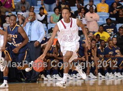 Thumbnail 3 in Rocky Mount vs. Hickory (NCHSAA 3A Final) photogallery.