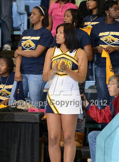 Thumbnail 3 in Rocky Mount vs. Hickory (NCHSAA 3A Final) photogallery.