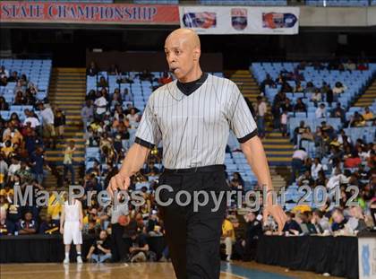 Thumbnail 1 in Rocky Mount vs. Hickory (NCHSAA 3A Final) photogallery.