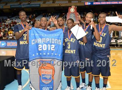 Thumbnail 1 in Rocky Mount vs. Hickory (NCHSAA 3A Final) photogallery.