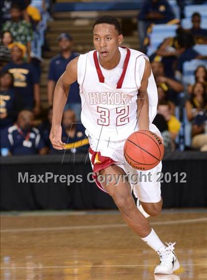 Thumbnail 3 in Rocky Mount vs. Hickory (NCHSAA 3A Final) photogallery.