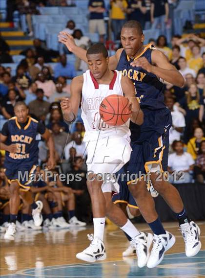 Thumbnail 1 in Rocky Mount vs. Hickory (NCHSAA 3A Final) photogallery.