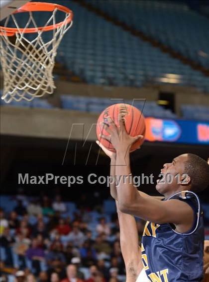 Thumbnail 1 in Rocky Mount vs. Hickory (NCHSAA 3A Final) photogallery.