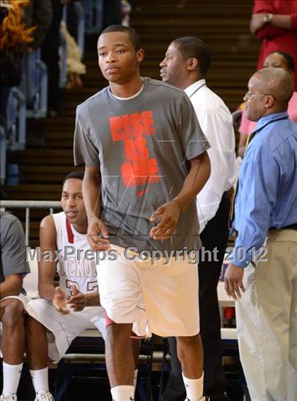 Thumbnail 1 in Rocky Mount vs. Hickory (NCHSAA 3A Final) photogallery.