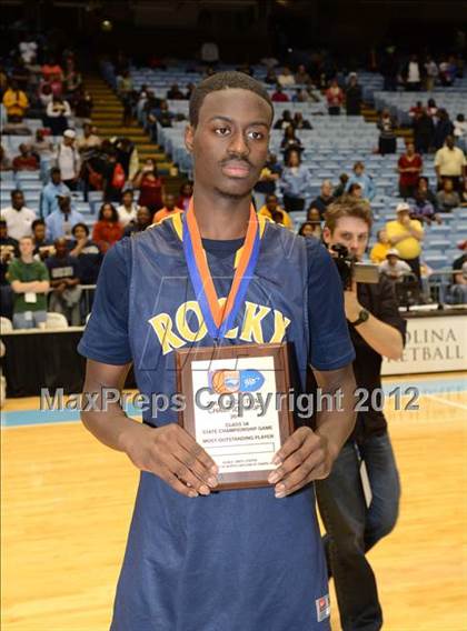Thumbnail 2 in Rocky Mount vs. Hickory (NCHSAA 3A Final) photogallery.