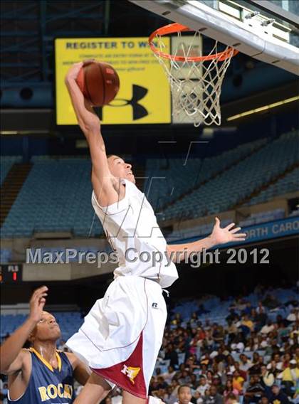 Thumbnail 1 in Rocky Mount vs. Hickory (NCHSAA 3A Final) photogallery.