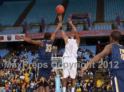 Thumbnail 3 in Rocky Mount vs. Hickory (NCHSAA 3A Final) photogallery.