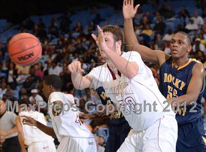 Thumbnail 1 in Rocky Mount vs. Hickory (NCHSAA 3A Final) photogallery.
