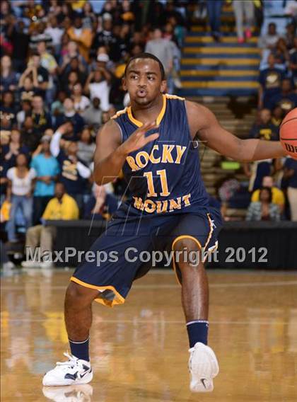 Thumbnail 2 in Rocky Mount vs. Hickory (NCHSAA 3A Final) photogallery.