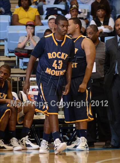 Thumbnail 3 in Rocky Mount vs. Hickory (NCHSAA 3A Final) photogallery.