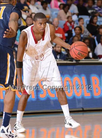 Thumbnail 1 in Rocky Mount vs. Hickory (NCHSAA 3A Final) photogallery.